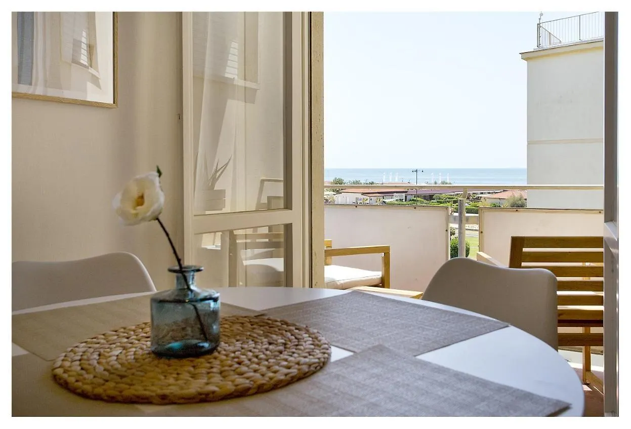 Casa Gorgone, Seafront Flat! Apartman Viareggio