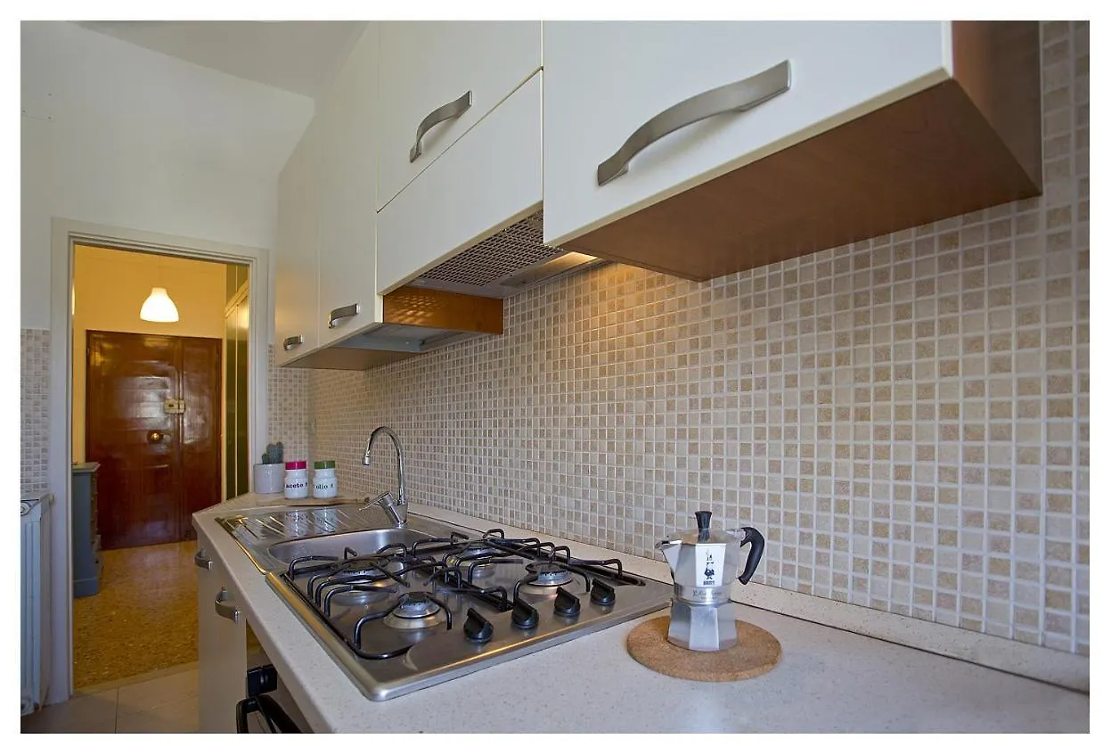 Casa Gorgone, Seafront Flat! Apartman Viareggio
