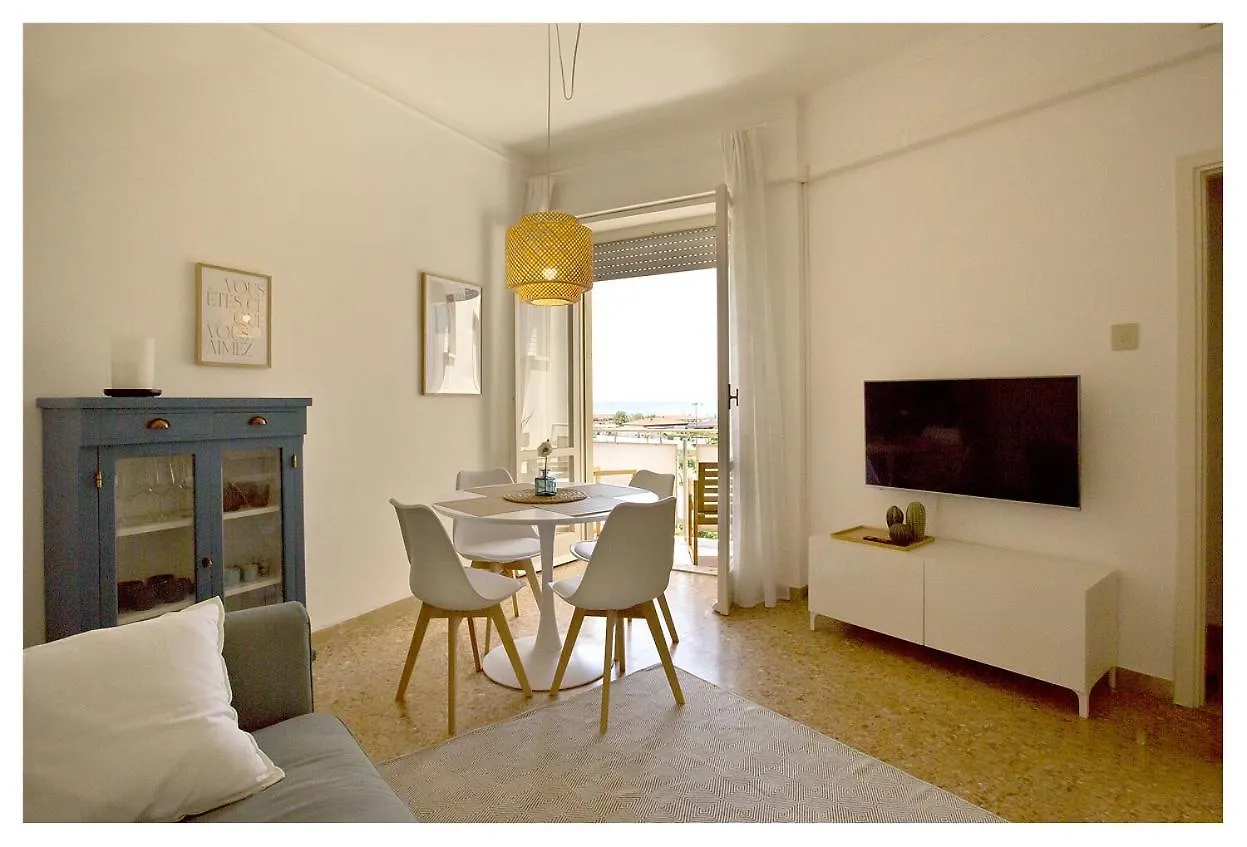 Casa Gorgone, Seafront Flat! Apartman Viareggio
