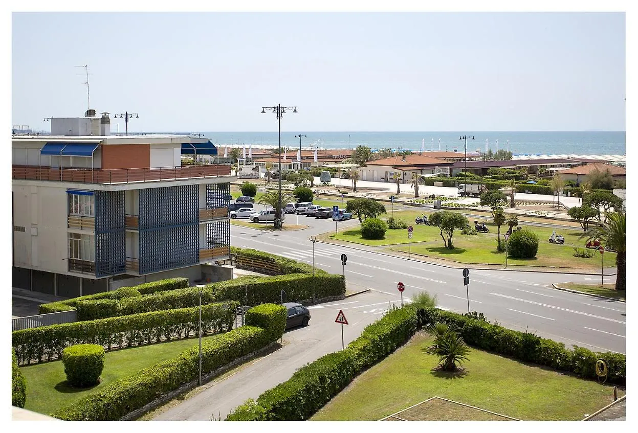 Casa Gorgone, Seafront Flat! Apartman Viareggio